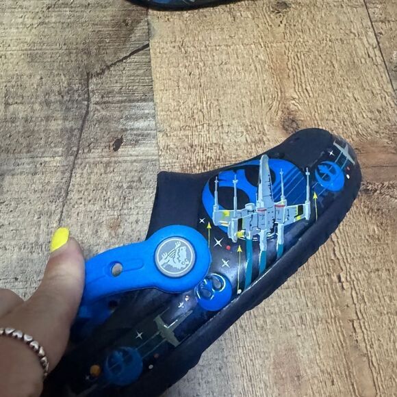 CROCS Star Wars Shoes Children C7 Kids Blue Clog Light Luke Skywalker Saber Rare - Picture 9 of 10